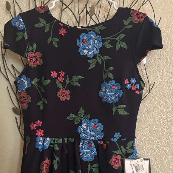 Chic Navy Floral Mini Dress - Picture 3 of 11